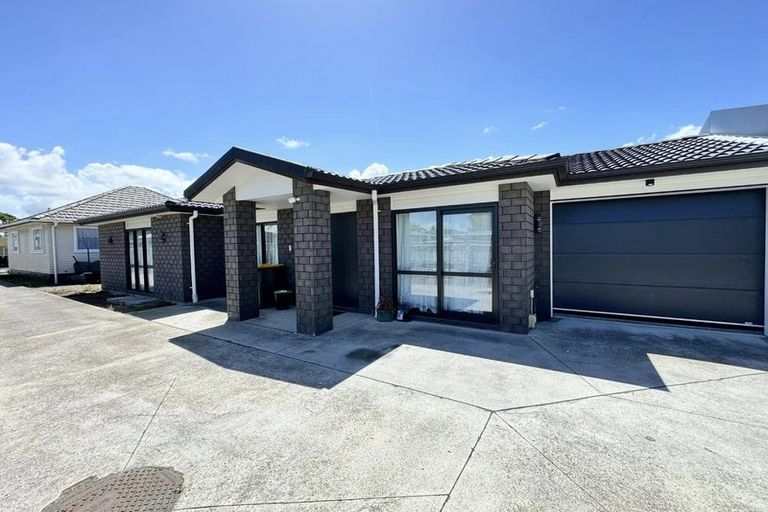 Photo of property in 8a Martin Road, Manurewa, Auckland, 2102