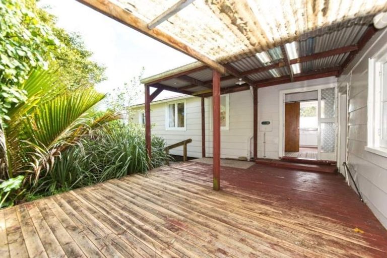 Photo of property in 3 Takapu Street, Henderson, Auckland, 0612