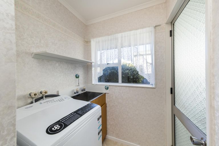 Photo of property in 8 Edgecombe Court, Roslyn, Palmerston North, 4414