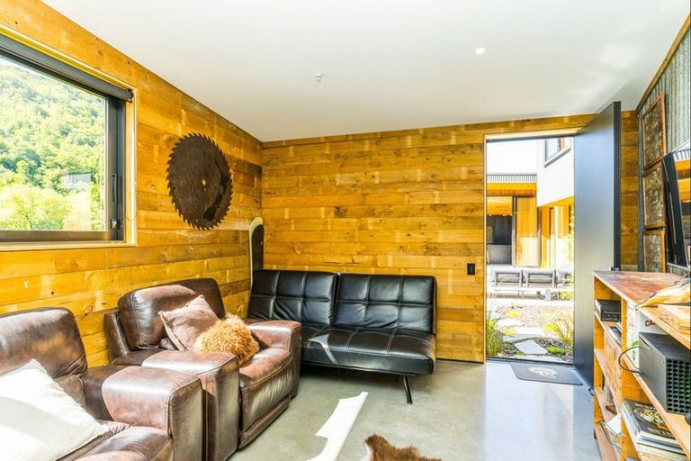 Photo of property in 38 Cornwall Street, Arrowtown, 9302