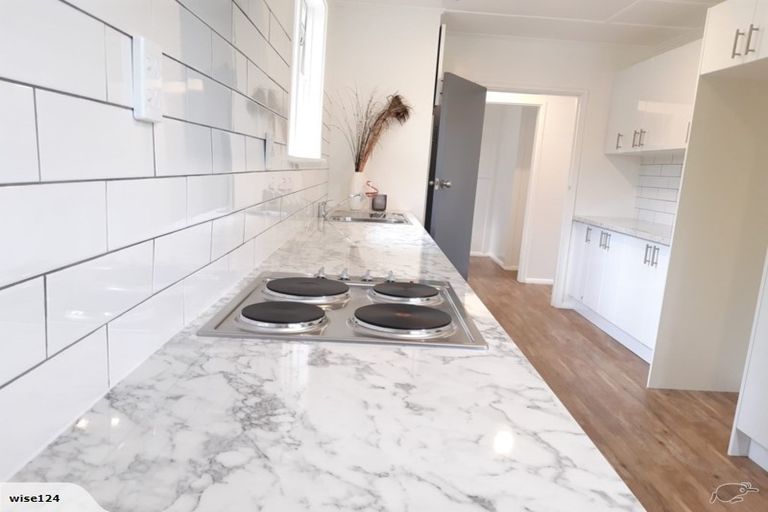 Photo of property in 39 Cardiff Crescent, Cannons Creek, Porirua, 5024