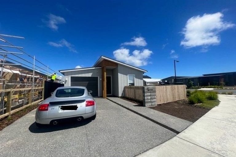 Photo of property in 2 Chrysler Street, Papamoa, 3118