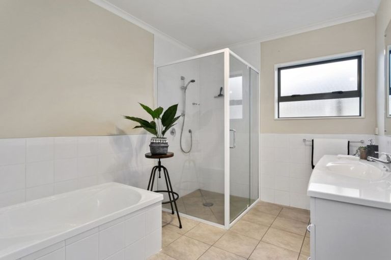 Photo of property in 4 Chesterton Drive, Leamington, Cambridge, 3432