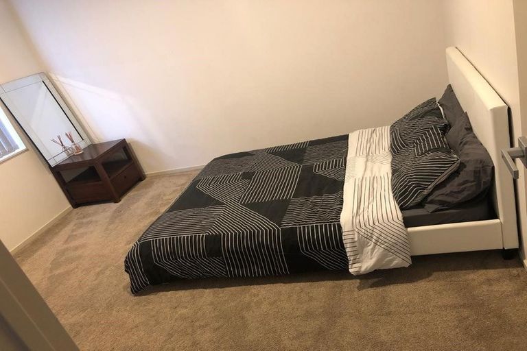 Photo of property in 22 Marwan Crescent, The Gardens, Auckland, 2105