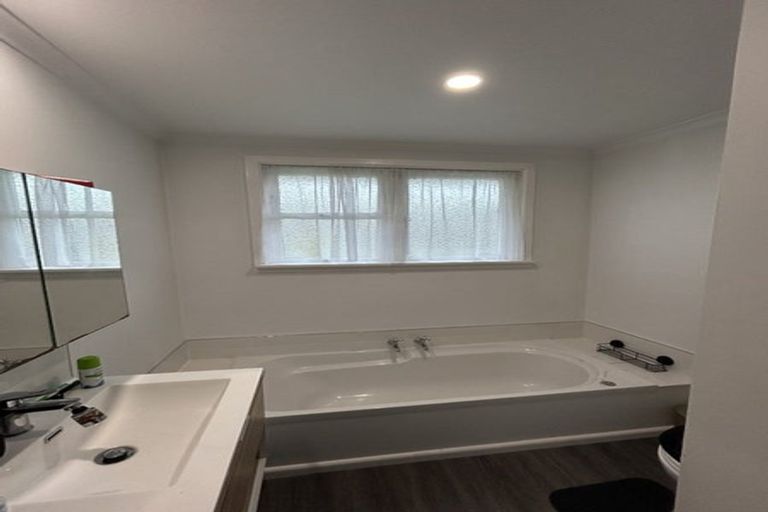 Photo of property in 51 Guildford Street, Burnside, Christchurch, 8053