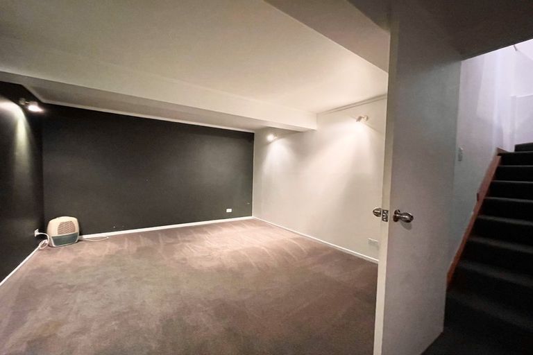 Photo of property in 46 Pleasant Road, Glen Eden, Auckland, 0602