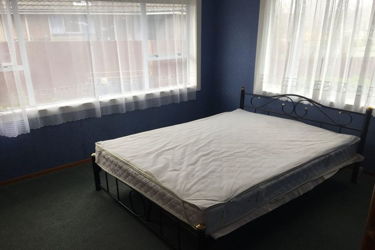 Photo of property in 38 Dickson Crescent, Hornby, Christchurch, 8042