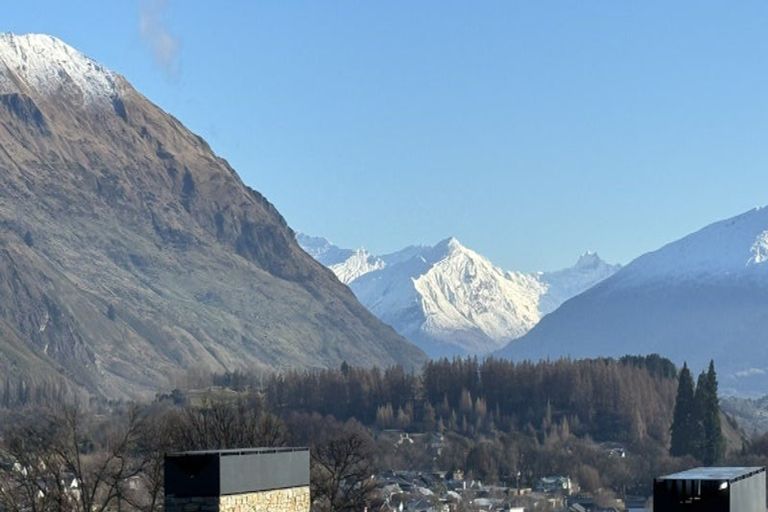 Photo of property in Meadowstone Alpha Series, 2 Petalite Lane, Wanaka, 9305