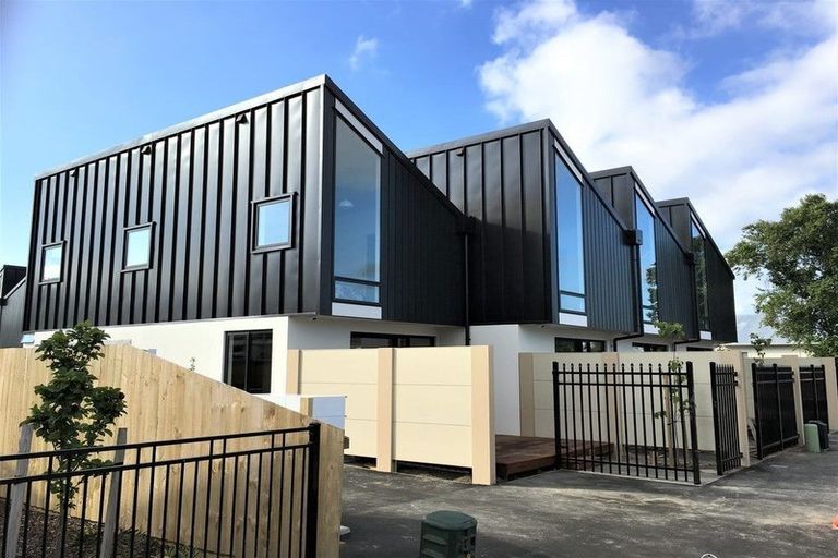 Photo of property in 1/61 Osborne Street, Waltham, Christchurch, 8011
