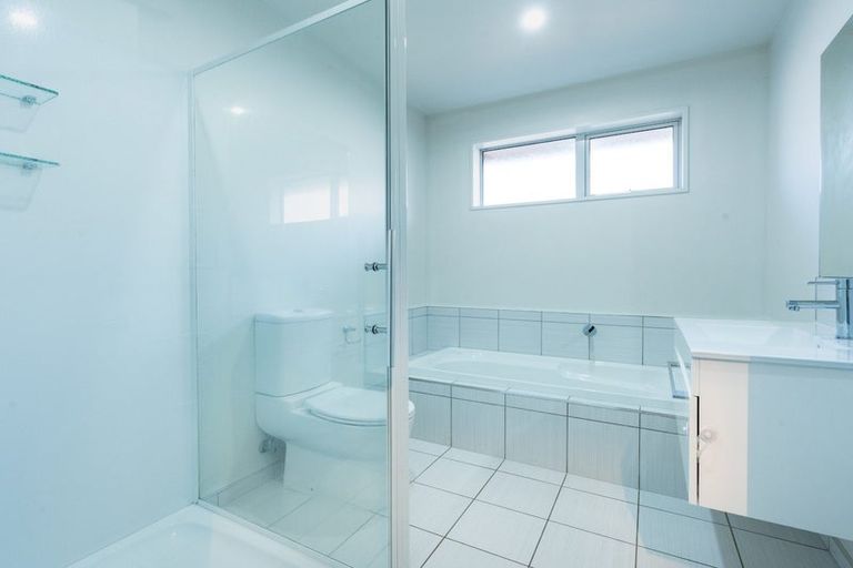 Photo of property in 18a Date Crescent, Aidanfield, Christchurch, 8025