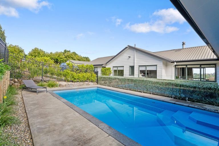 Photo of property in 86 Whites Road, Whitford, Howick, 2571