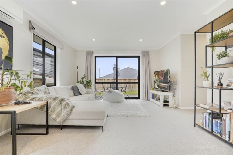 Photo of property in 3/142 Forest Lake Road, Forest Lake, Hamilton, 3200