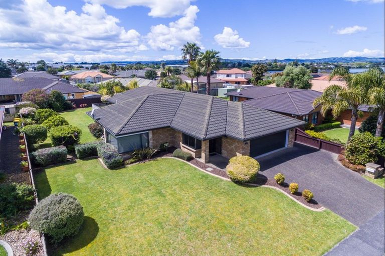 Photo of property in 64 Longford Park Drive, Takanini, 2112