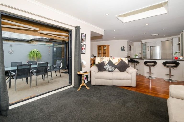Photo of property in 250a Te Atatu Road, Te Atatu South, Auckland, 0610