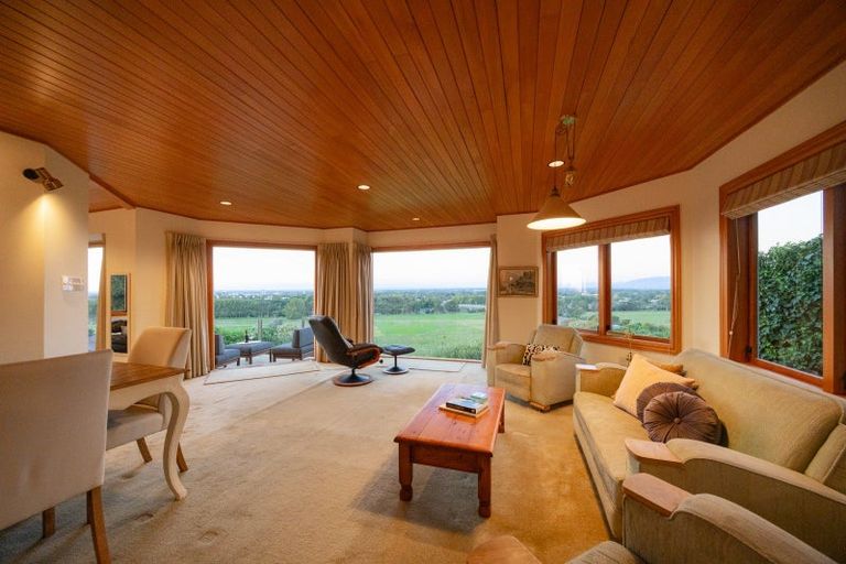 Photo of property in 96 Clifton Terrace, Fitzherbert, Palmerston North, 4410