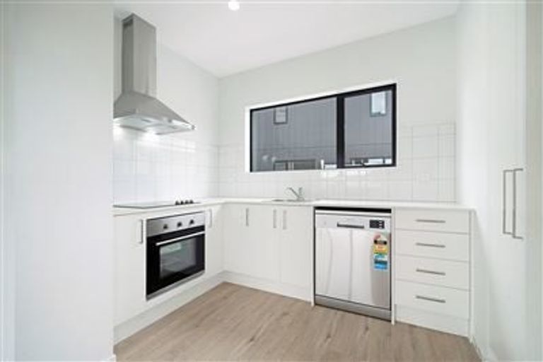 Photo of property in 41 Eileen Newey Place, Henderson, Auckland, 0612