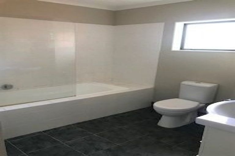 Photo of property in 72 Garelja Road, Henderson, Auckland, 0612