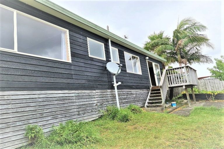 Photo of property in 1/24 Wylie Avenue, Sunnynook, Auckland, 0620