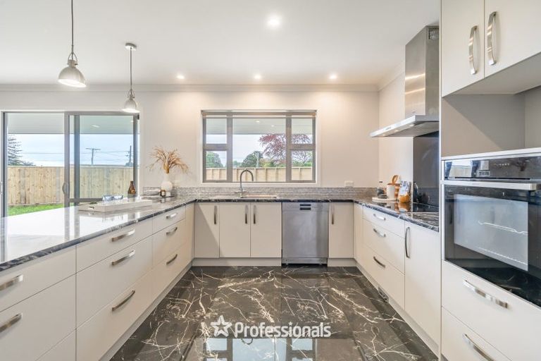 Photo of property in 3-9 Seddon Street, Waikanae, 5036