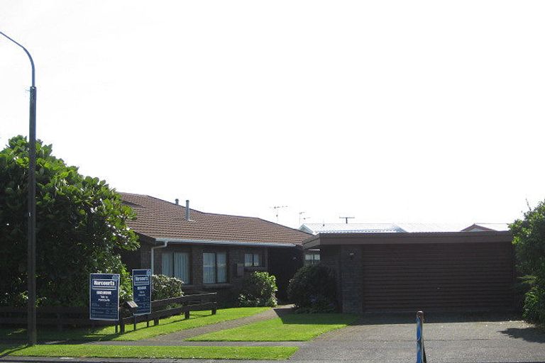 Photo of property in 39 Tiverton Crescent, Whalers Gate, New Plymouth, 4310