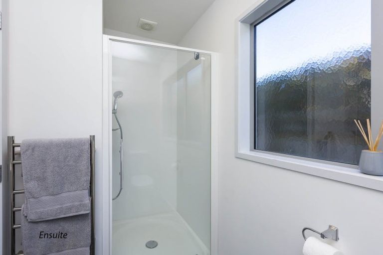 Photo of property in 16 Lane Street, Wallaceville, Upper Hutt, 5018