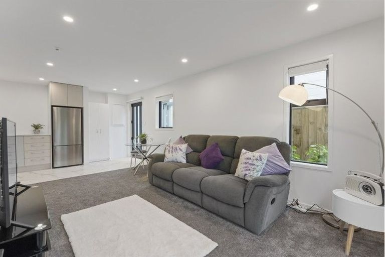 Photo of property in 2/324 Oxford Terrace, Avalon, Lower Hutt, 5011