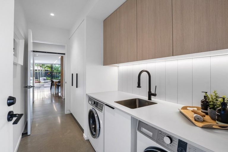 Photo of property in 35a Pitau Road, Mount Maunganui, 3116