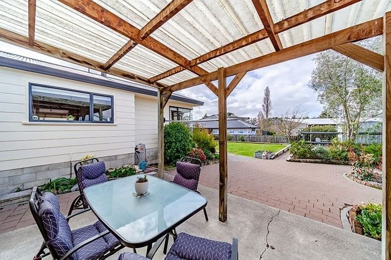 Photo of property in 11 Abbot Avenue, Waipawa, 4210
