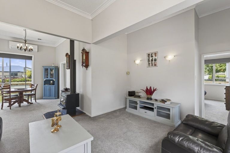 Photo of property in 1 Rimu Street, Strandon, New Plymouth, 4312