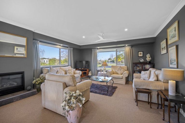 Photo of property in 1 Willow Drive, Taradale, Napier, 4112
