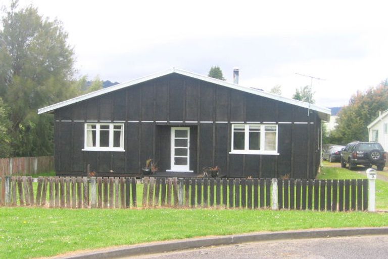 Photo of property in 3 Conway Street, Ohakune, 4625