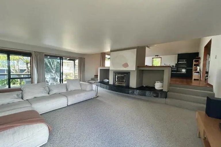 Photo of property in 71 Wairau Road, Oakura, 4314