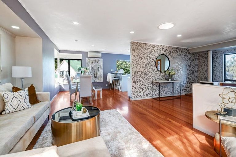 Photo of property in 2/8 Antrim Grove, Bayview, Auckland, 0629