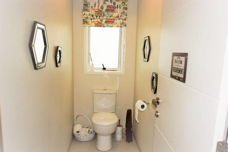 Photo of property in 25 Raptor Way, Welcome Bay, Tauranga, 3175