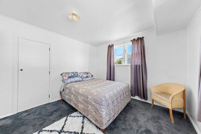 Photo of property in 66 Banks Street, Marfell, New Plymouth, 4310