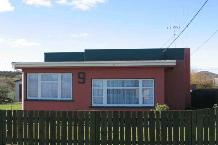 Photo of property in 9 Warren Street, Foxton Beach, Foxton, 4815