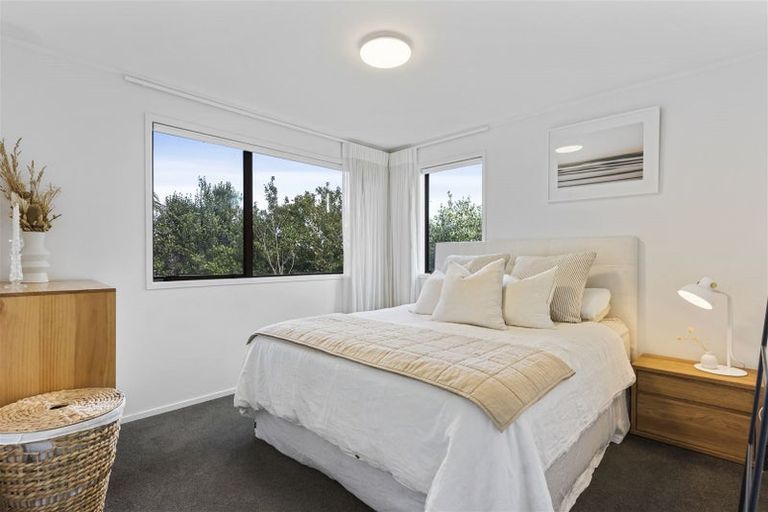 Photo of property in 14 Pahi Place, West Harbour, Auckland, 0618