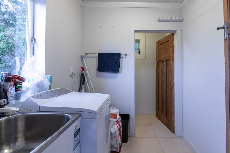 Photo of property in 518e West Coast Road, Oratia, Auckland, 0604