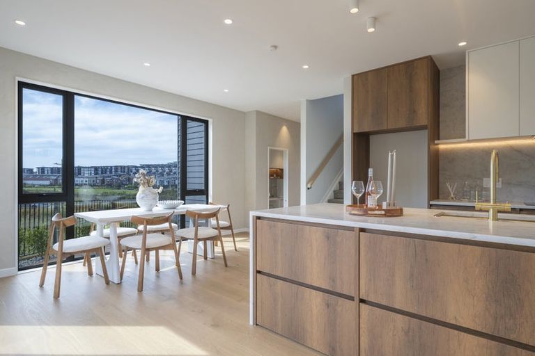 Photo of property in 52 Streamview Way, Long Bay, Auckland, 0630