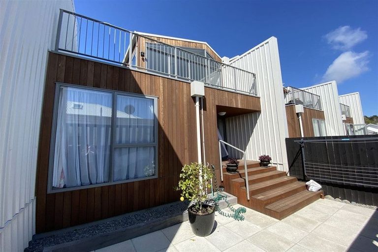 Photo of property in 2/79 Beachville Road, Redcliffs, Christchurch, 8081