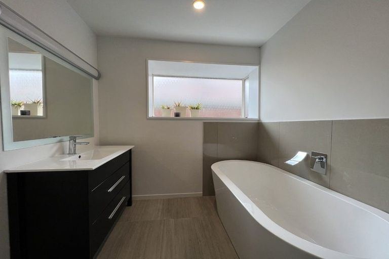 Photo of property in 6 Waddell Lane, Avondale, Christchurch, 8061