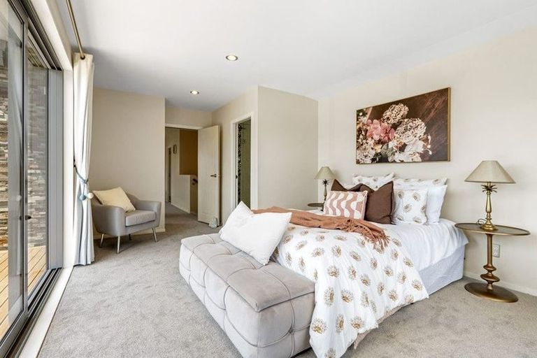 Photo of property in 17 Limmer Place, Browns Bay, Auckland, 0632