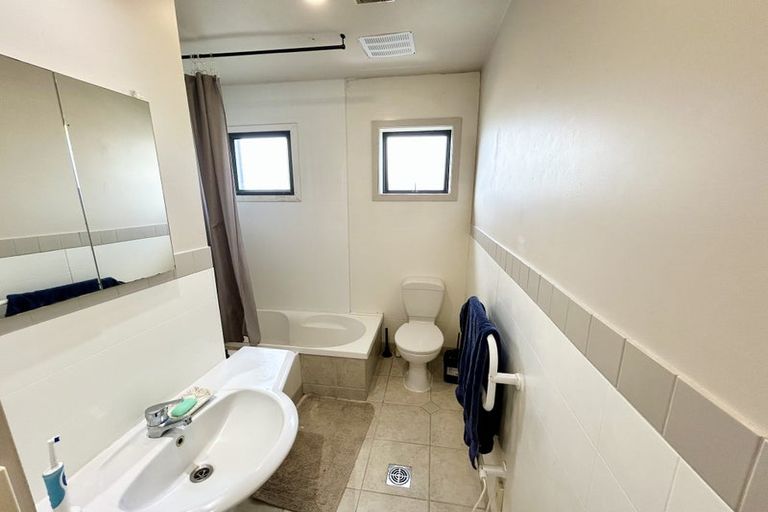 Photo of property in 56 Saintly Lane, Avondale, Auckland, 0600