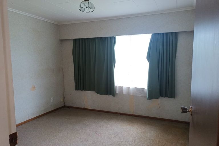 Photo of property in 75 Molesworth Street, Taita, Lower Hutt, 5011