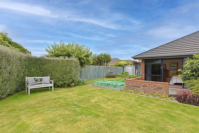 Photo of property in 16 Claverley Gardens, Avonhead, Christchurch, 8042