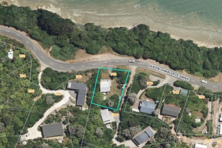 Photo of property in 742 Queen Charlotte Drive, Havelock, Picton, 7281