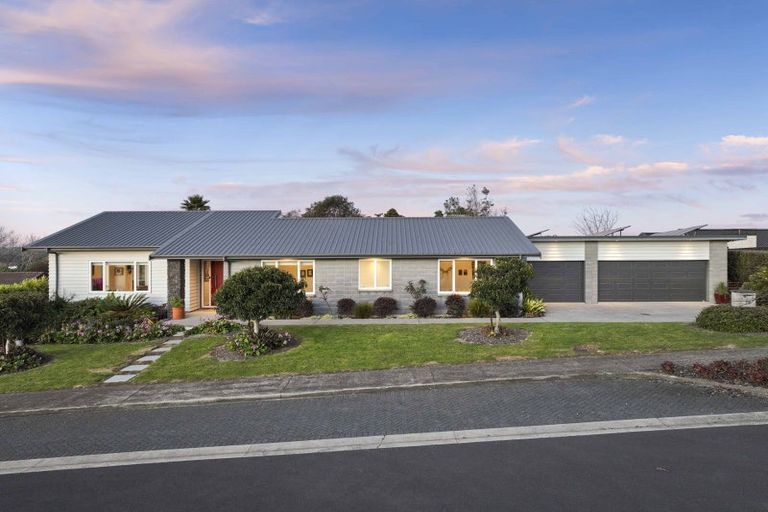 Photo of property in 14 Stonedale Drive, Pukekohe, 2120