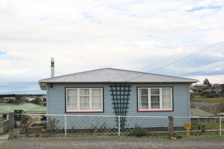 Photo of property in 1 Cambridge Street, Balclutha, 9230
