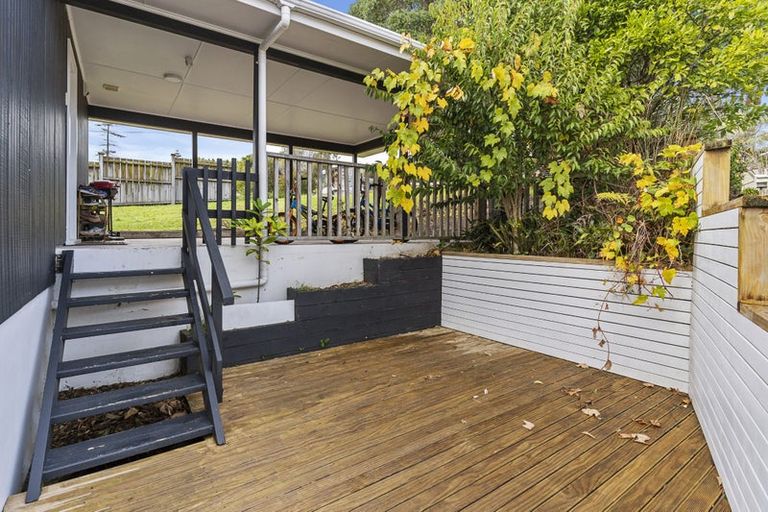 Photo of property in 1/6 Ellice Road, Totara Vale, Auckland, 0629