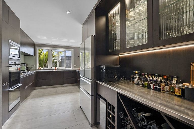 Photo of property in 14d Chilman Street, Strandon, New Plymouth, 4312